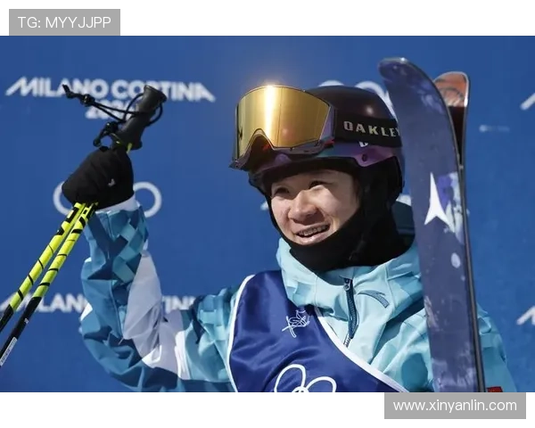 [冰雪]李方慧获得自由式滑雪女子U型场地技巧银牌.